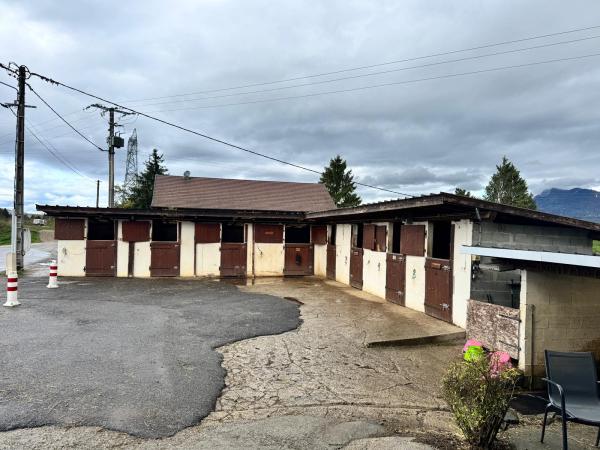 les-ecuries-de-l-aube_photo